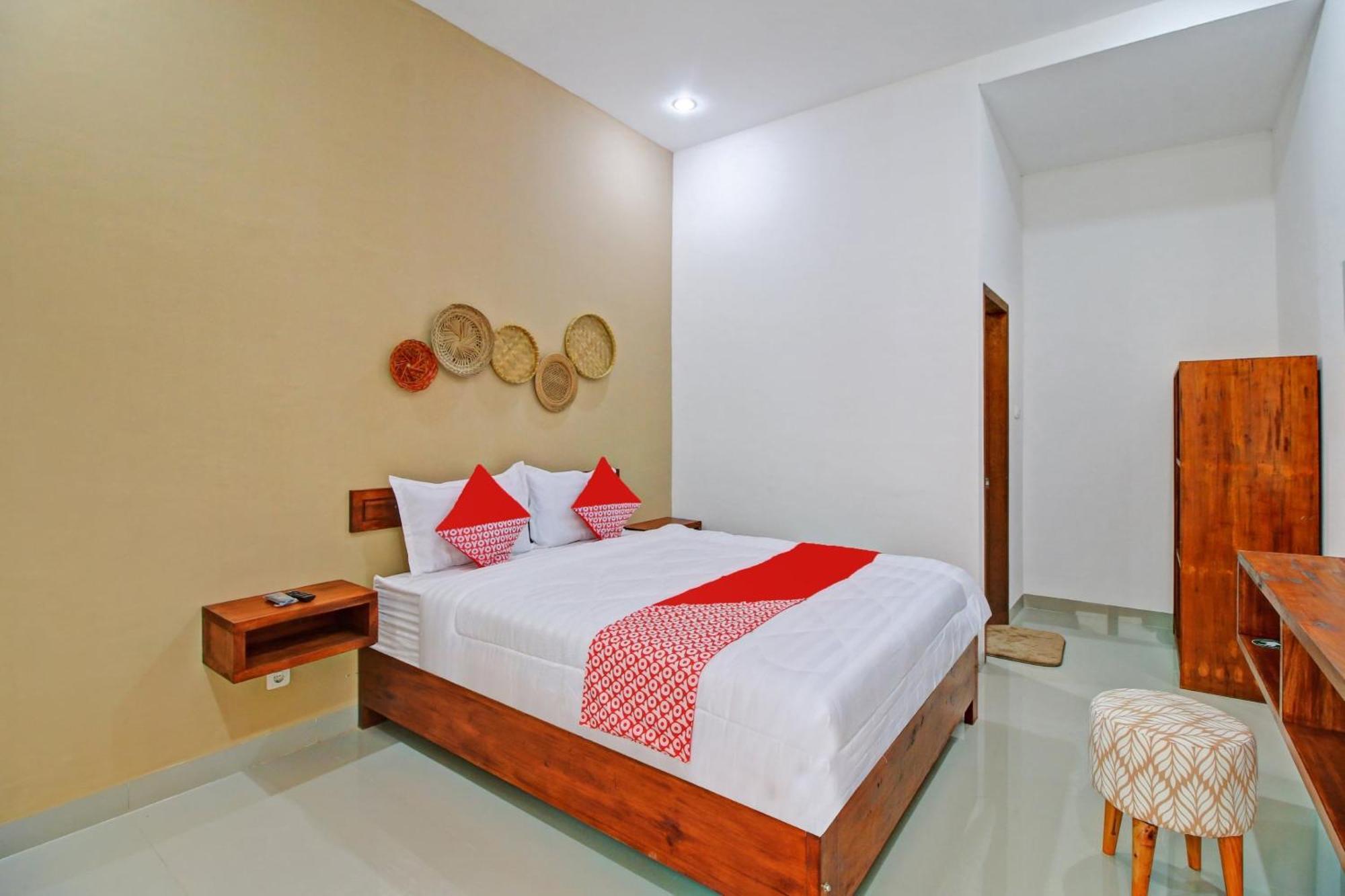 Oyo 90820 Madania Guesthouse Syariah Mataram Exterior photo
