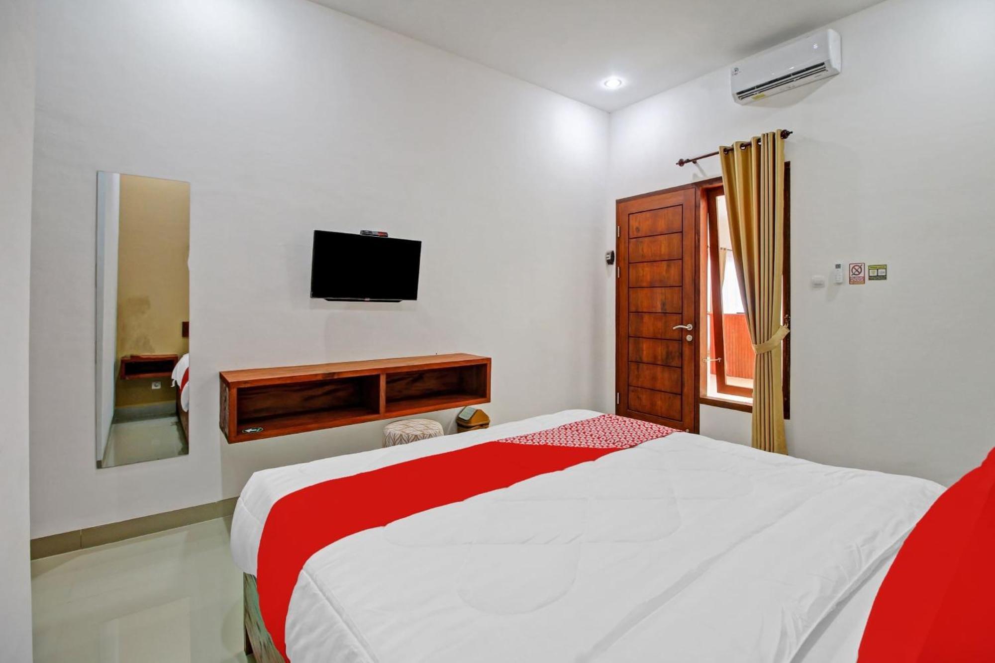 Oyo 90820 Madania Guesthouse Syariah Mataram Exterior photo